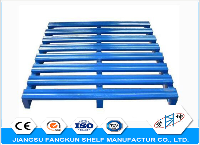 Palet de acero de metal azul