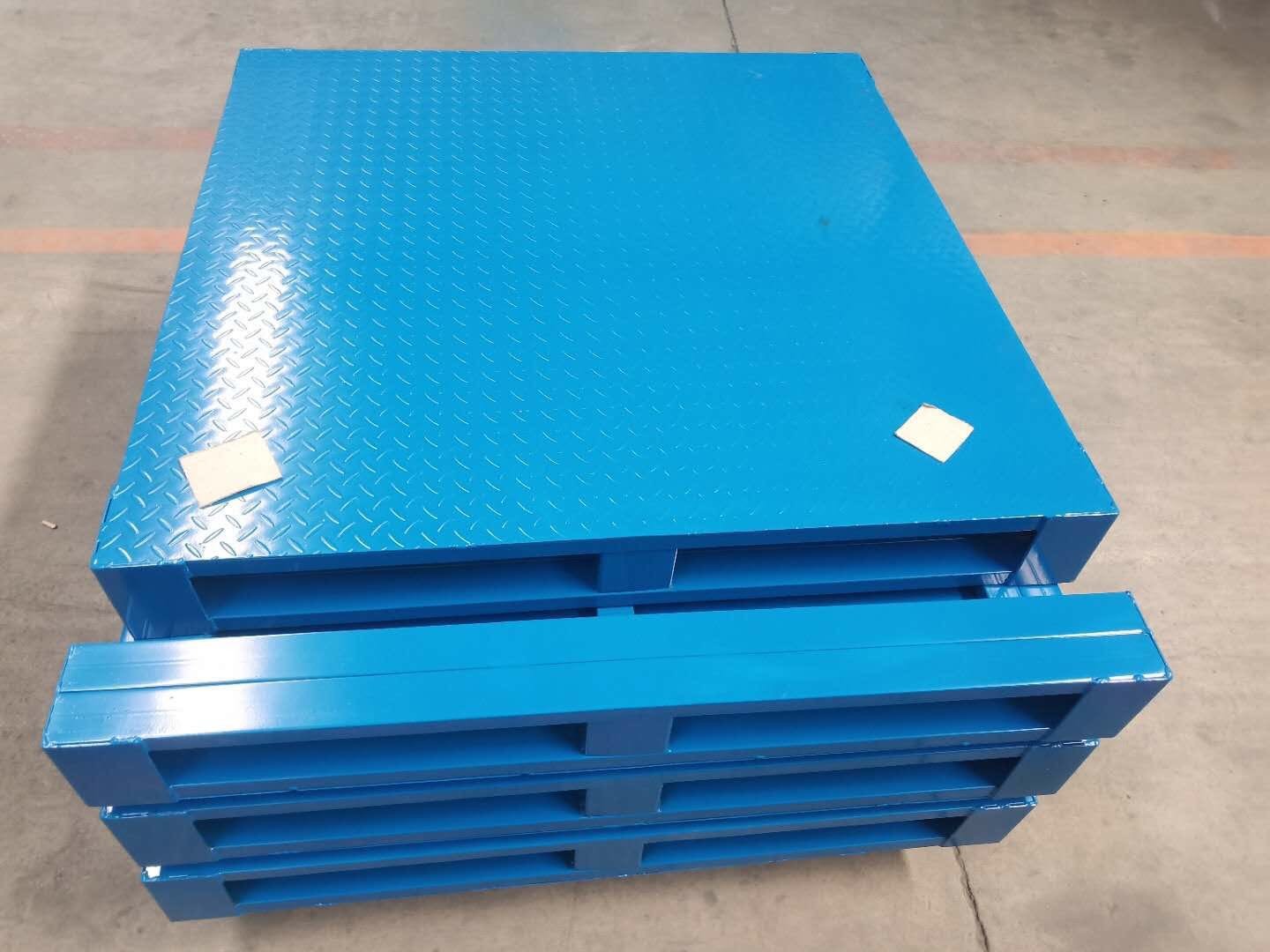 Steel pallets
